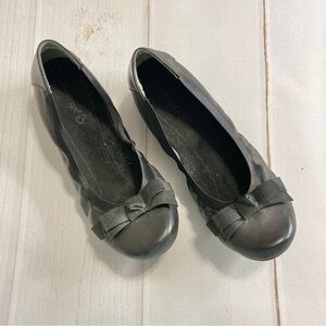 Baretraps - Women’s Black Flats - Size 6